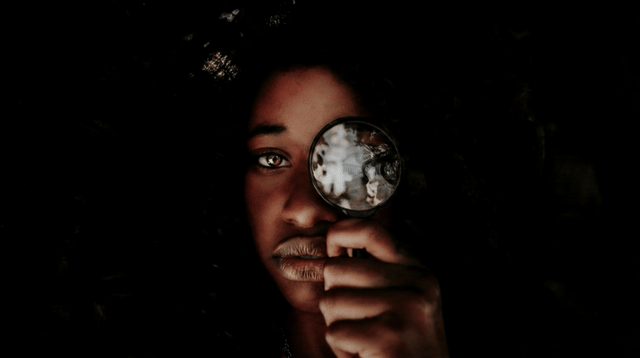 woman_lens